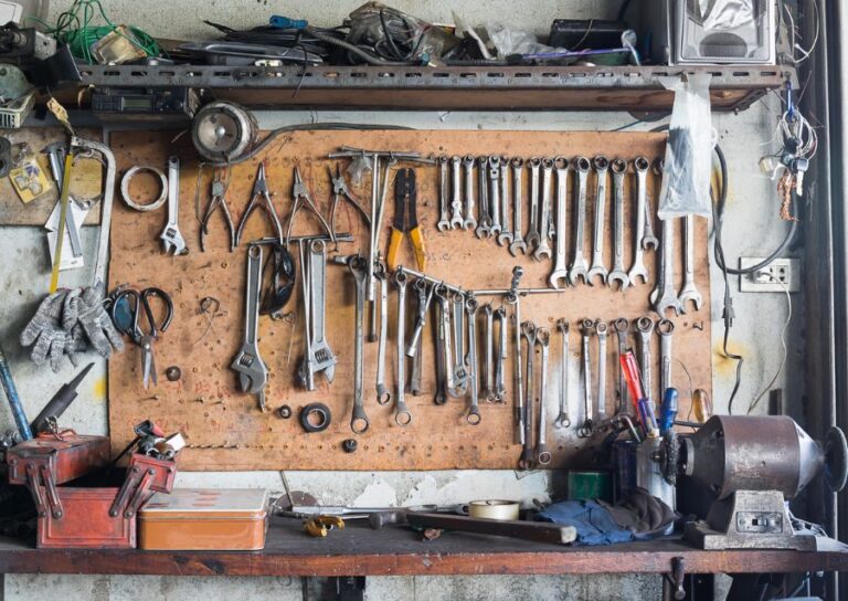 7 Easy Ways to Keep Your Tools From Rusting in the Garage
